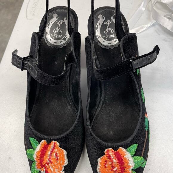 Miss L Fire NEW Black velvet with rose embroidery sling backs peeptoe size 38 - Picture 5 of 5